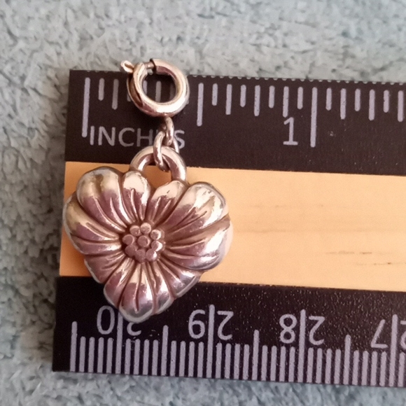 BRIGHTON FLORAL HEART CHARM - Picture 4 of 6